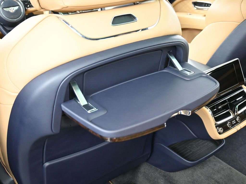 Certified 2023 Bentley Bentayga Extended Wheelbase AWD/4WD image 28