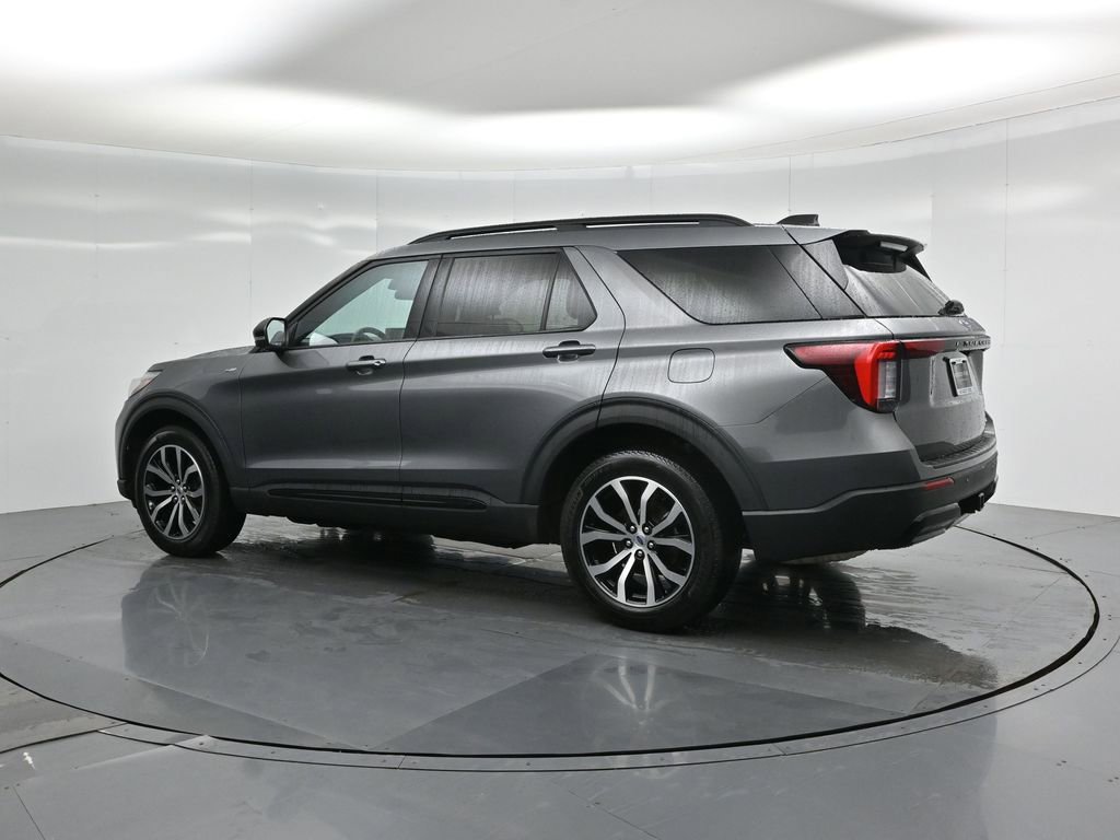 Certified 2025 Ford Explorer ST-Line image 7