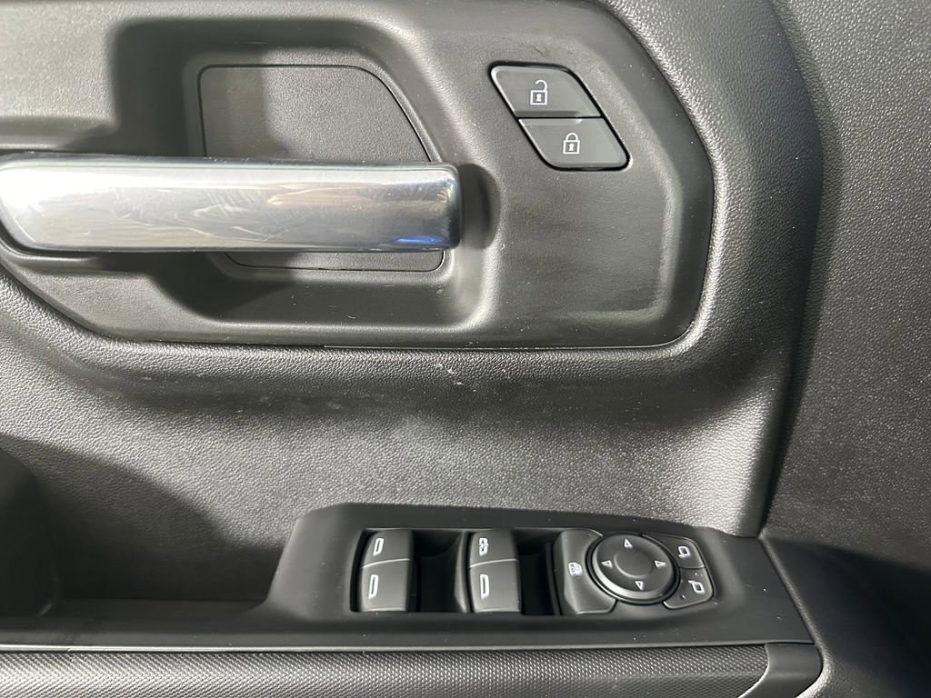 Used 2022 Chevrolet Silverado 1500 Custom image 25