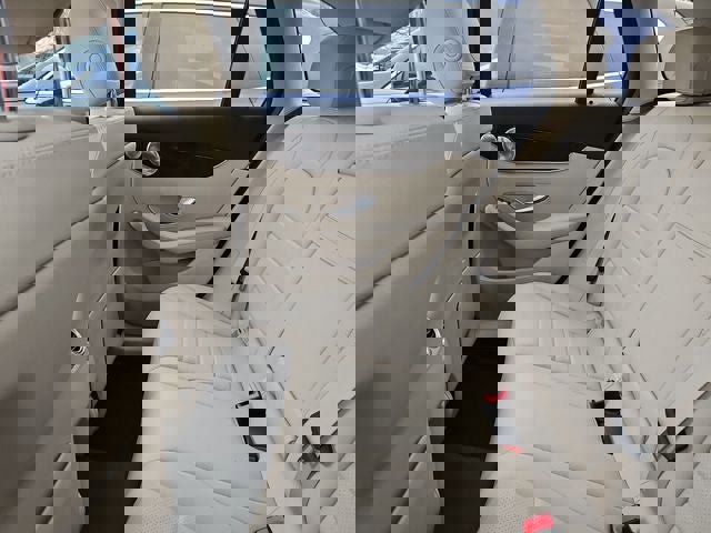 Used 2021 Mercedes-Benz GLC 300 4MATIC w/ Premium Package image 26