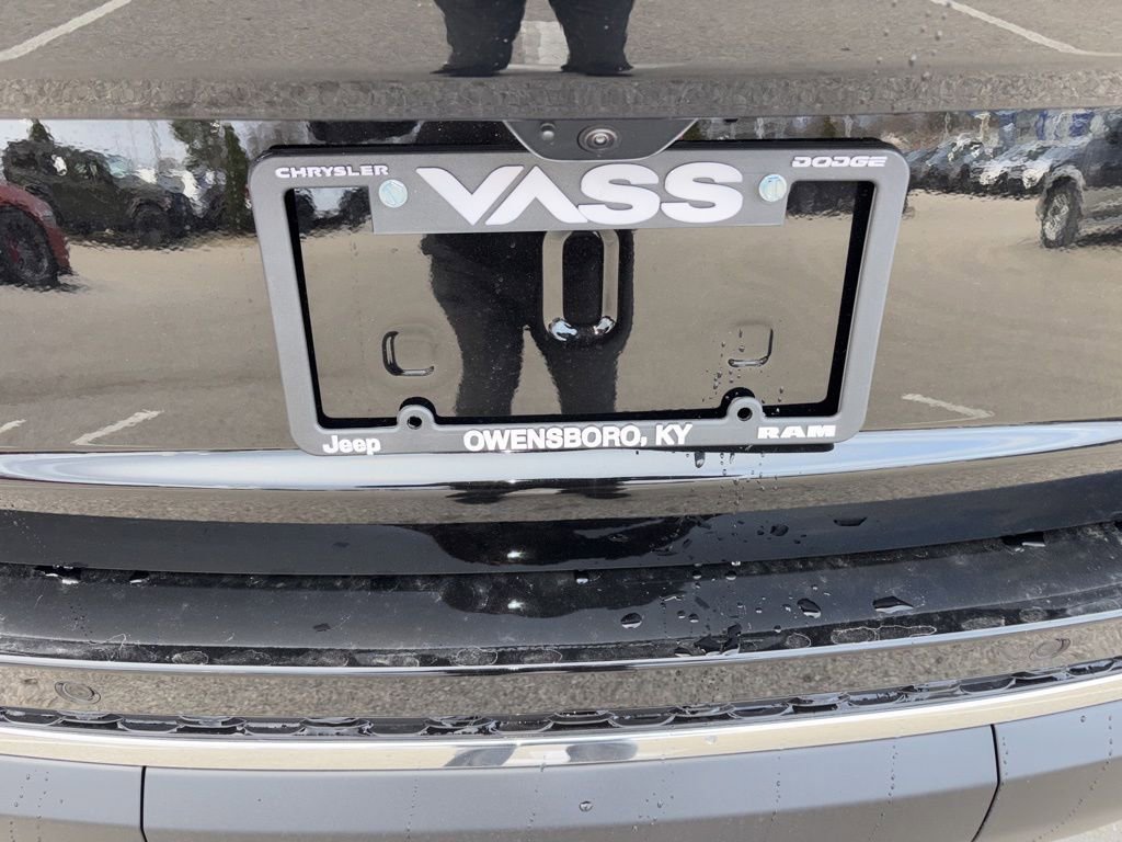 New 2025 Jeep Grand Cherokee L Limited w/ Luxury Tech Group II image 3