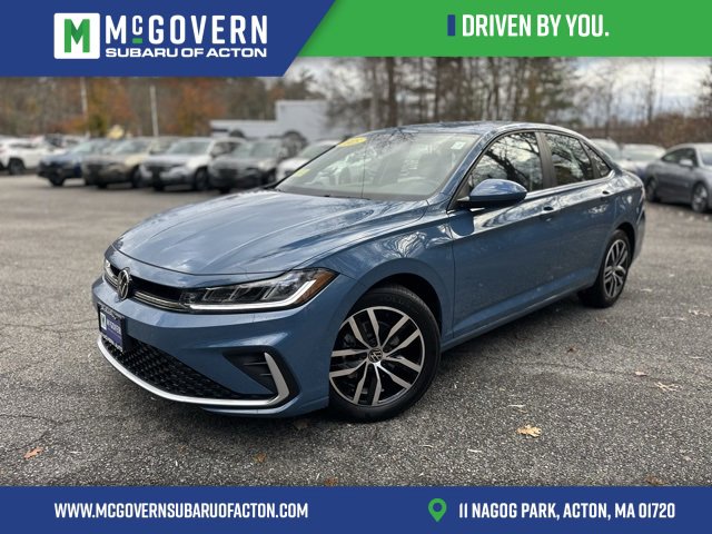 Used 2025 Volkswagen Jetta SE image 1