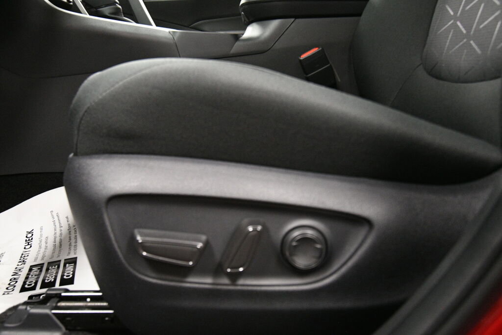 Used 2025 Toyota RAV4 XLE w/ Convenience Package image 12