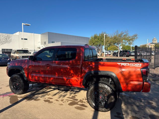 Used 2016 Toyota Tacoma TRD Off-Road w/ Premium & Technology Package AWD/4WD image 8