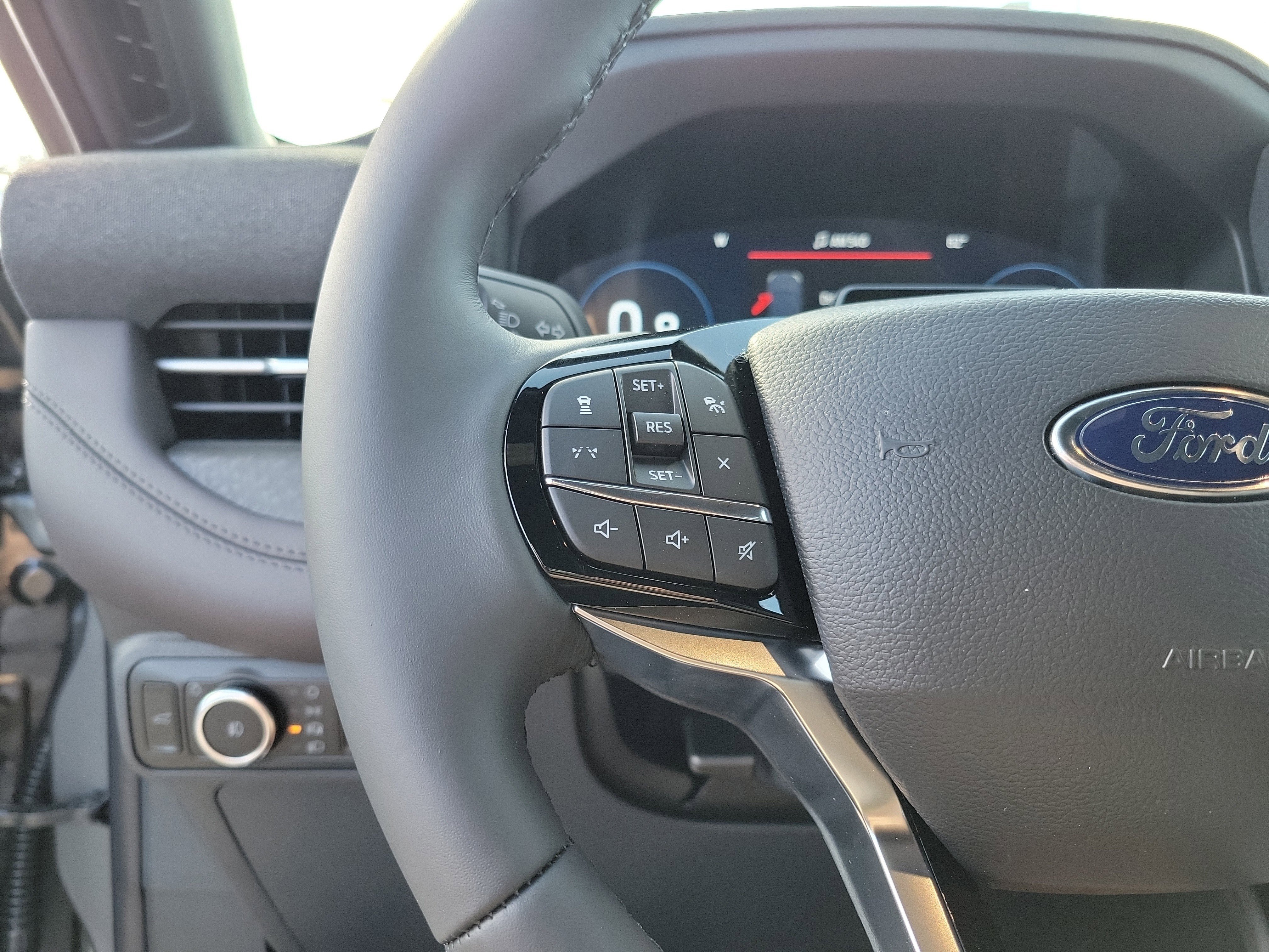 New 2026 Ford Explorer Platinum image 12