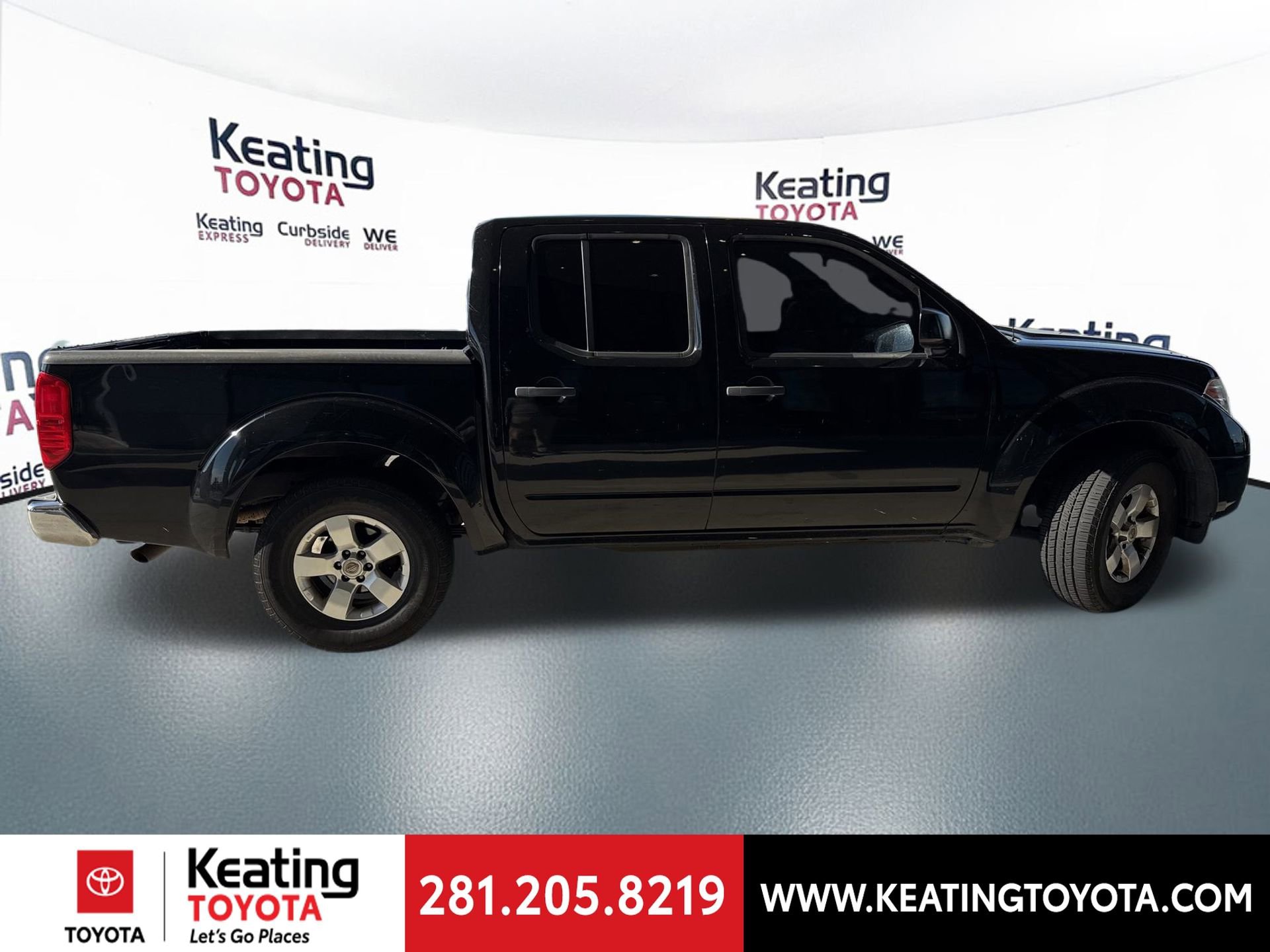 Used 2013 Nissan Frontier SV image 2