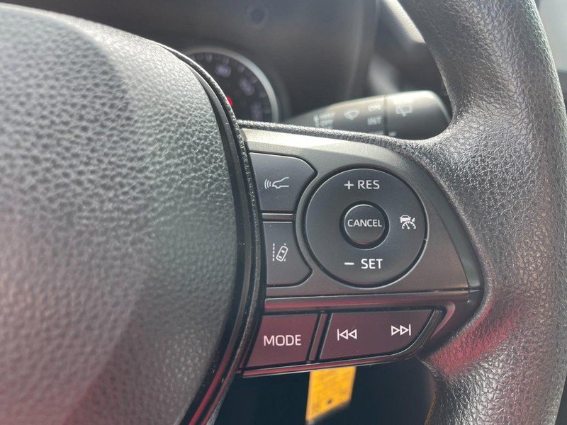 Used 2022 Toyota RAV4 LE AWD/4WD image 23