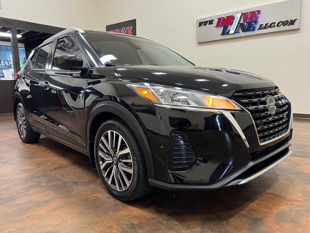 Used 2021 Nissan Kicks SV FWD image 3