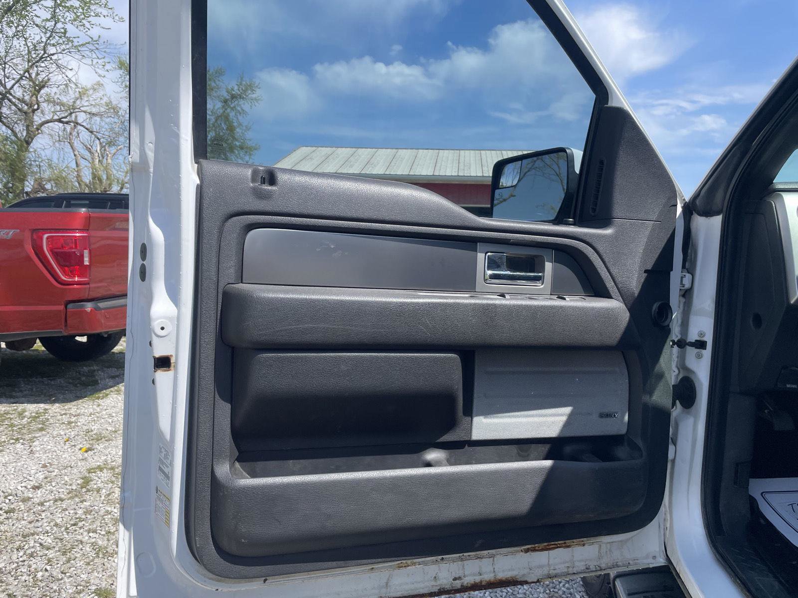 Used 2014 Ford F150 FX4 w/ Equipment Group 402A Luxury AWD/4WD image 12