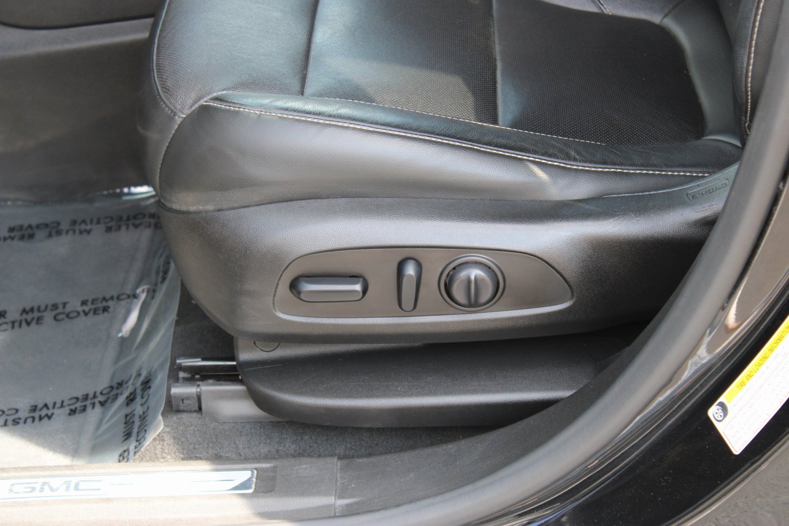 Used 2019 GMC Acadia SLT image 13