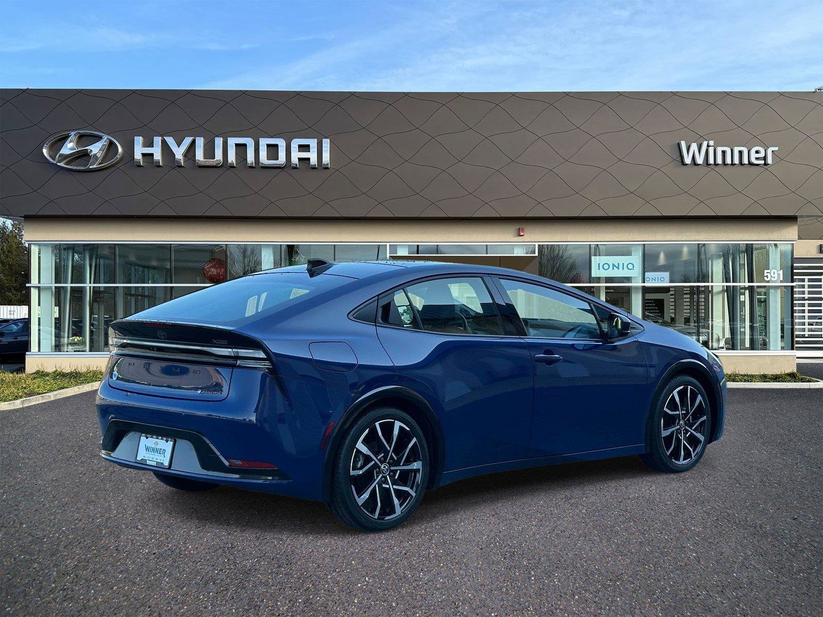 Used 2024 Toyota Prius Prime Premium w/ Advanced Technology Package FWD image 4