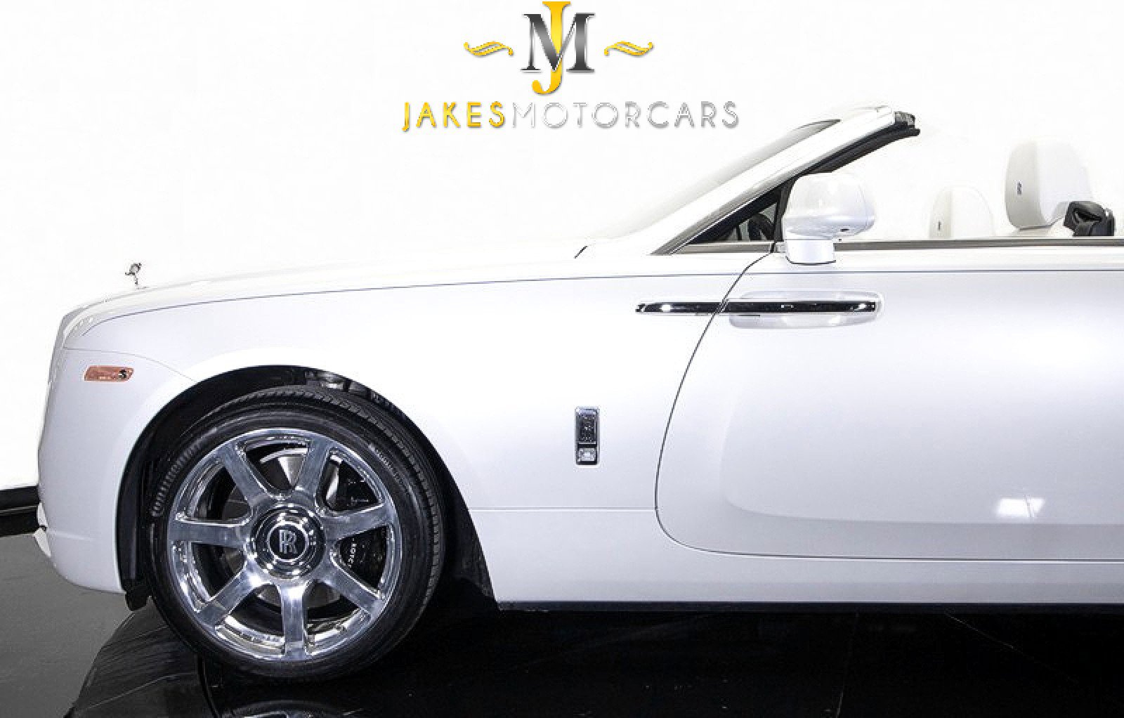 Used 2017 Rolls-Royce Dawn image 6