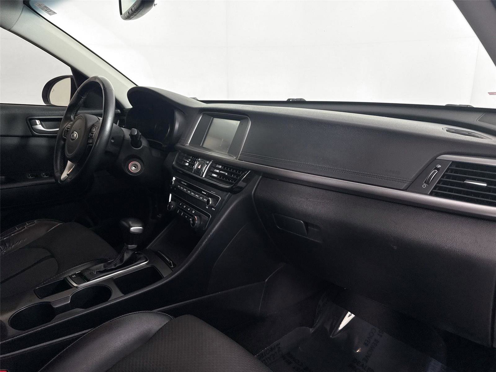 Used 2018 Kia Optima S image 36