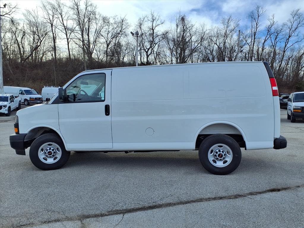 New 2025 GMC Savana 2500 w/ Driver Convenience Package RWD image 21