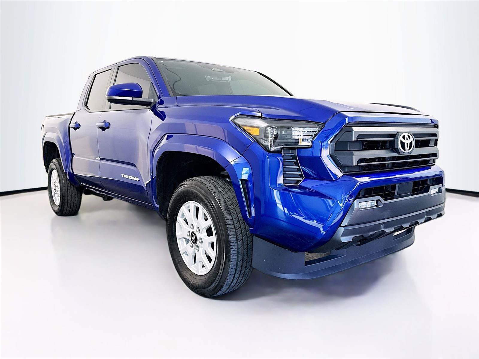 Used 2025 Toyota Tacoma SR5 RWD image 33