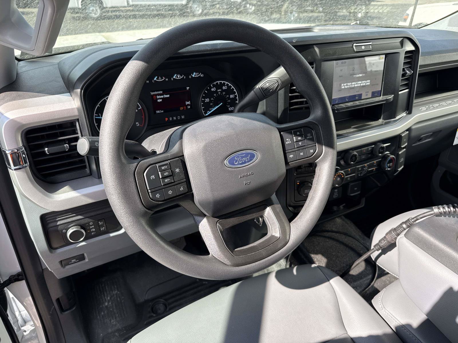 New 2025 Ford F550 4x4 Crew Cab image 13