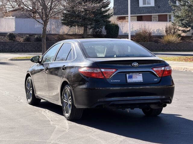 Used 2015 Toyota Camry SE image 5