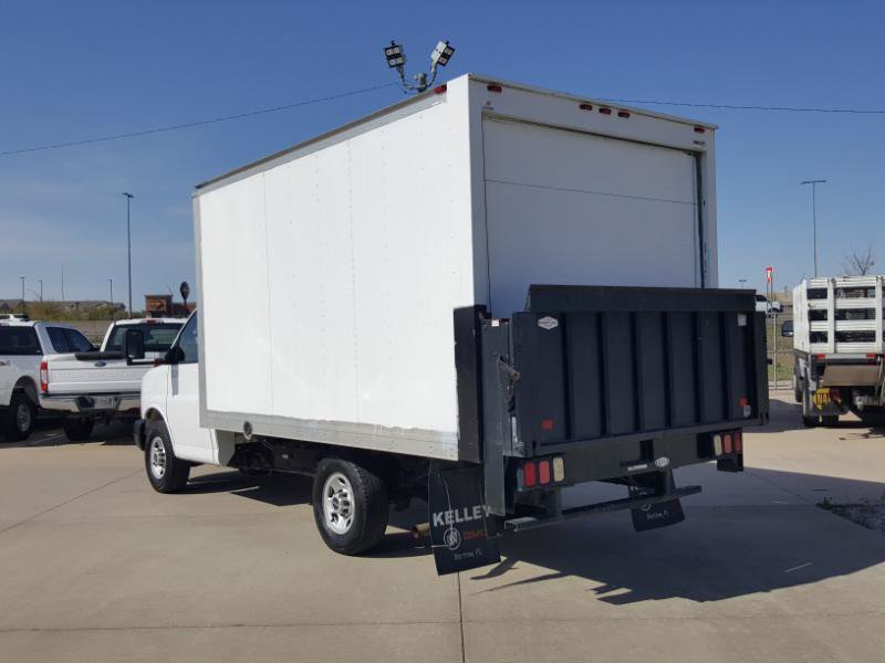Used 2017 GMC Savana 3500 RWD image 9