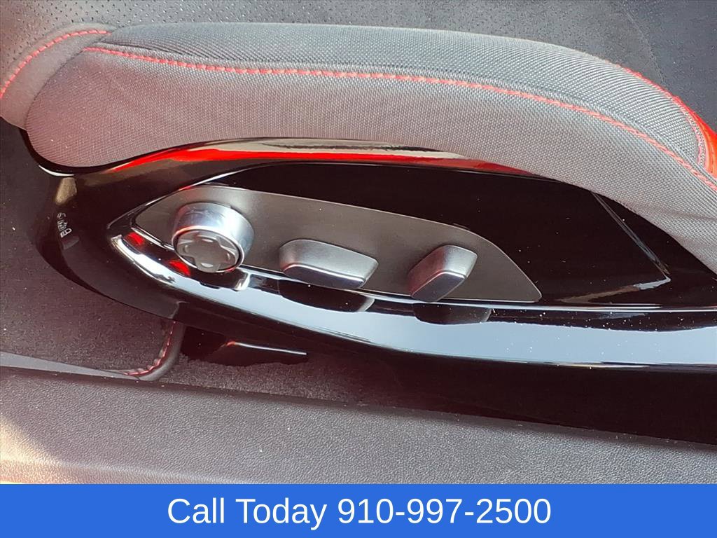 Used 2023 Chevrolet Corvette Stingray Premium Conv w/ Z51 Performance Package RWD image 10