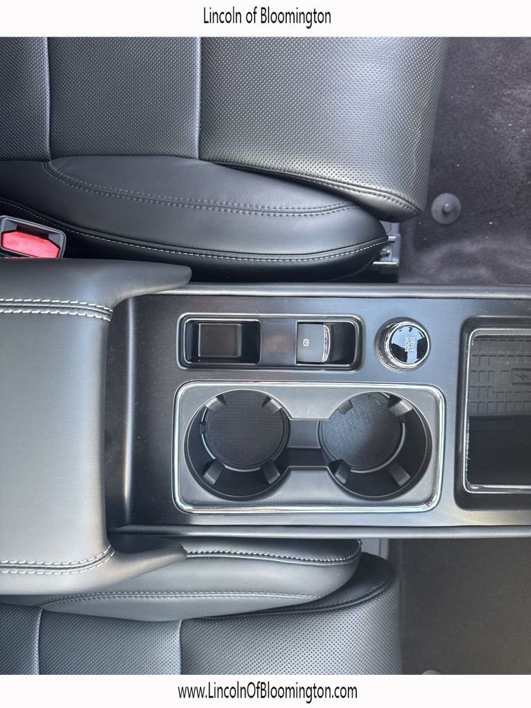 New 2025 Lincoln Corsair Reserve w/ Equipment Group 202A image 31