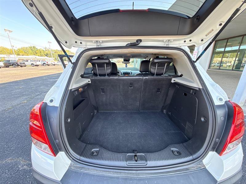 Used 2015 Chevrolet Trax LT w/ LT Sun and Sound Package FWD image 17