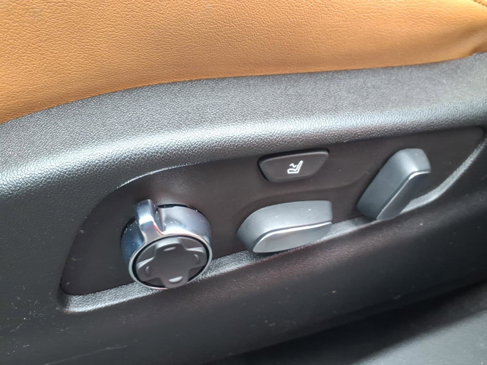 Certified 2023 Cadillac XT4 Premium Luxury w/ Technology Package image 15