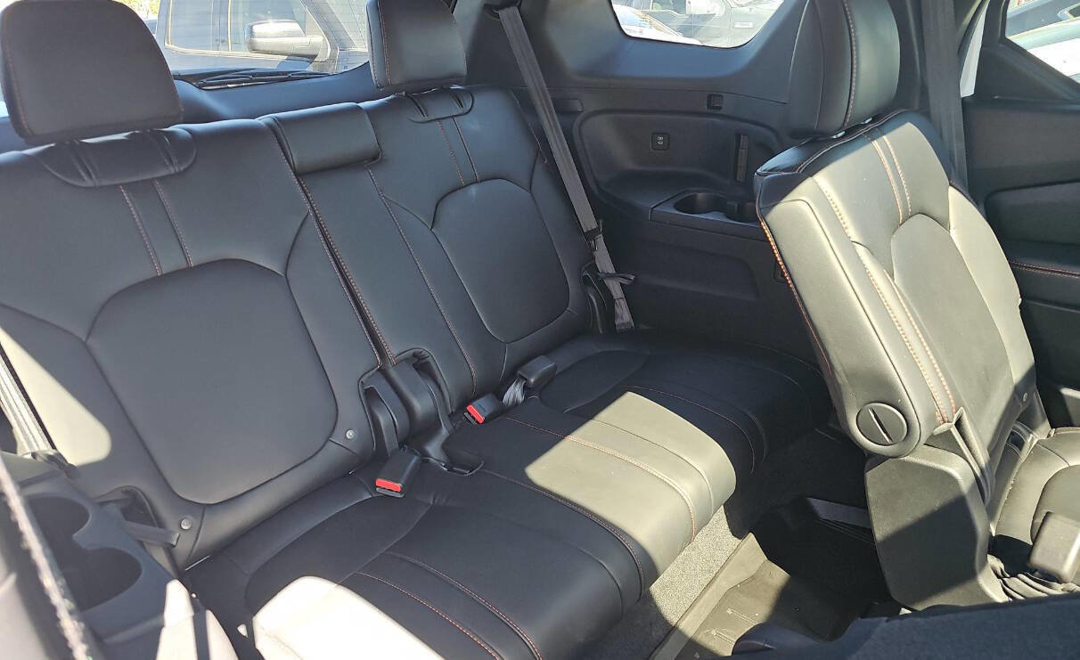 Used 2025 Honda Pilot TrailSport image 12