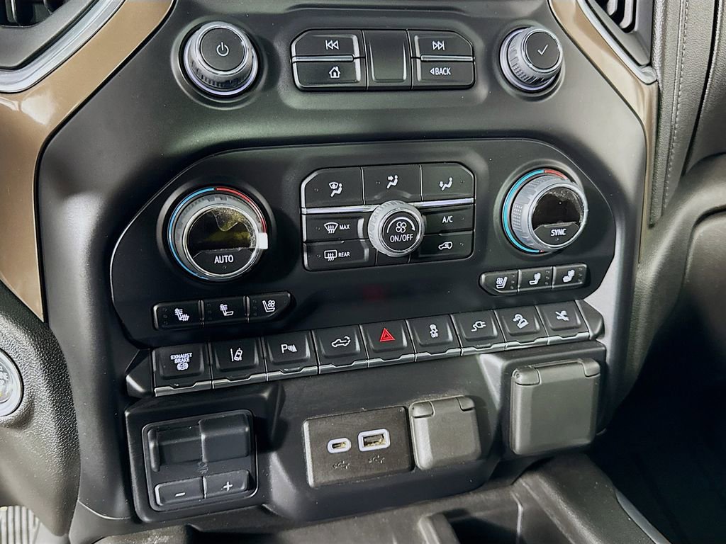 Used 2023 Chevrolet Silverado 3500 High Country w/ Z71 Off-Road Package image 23