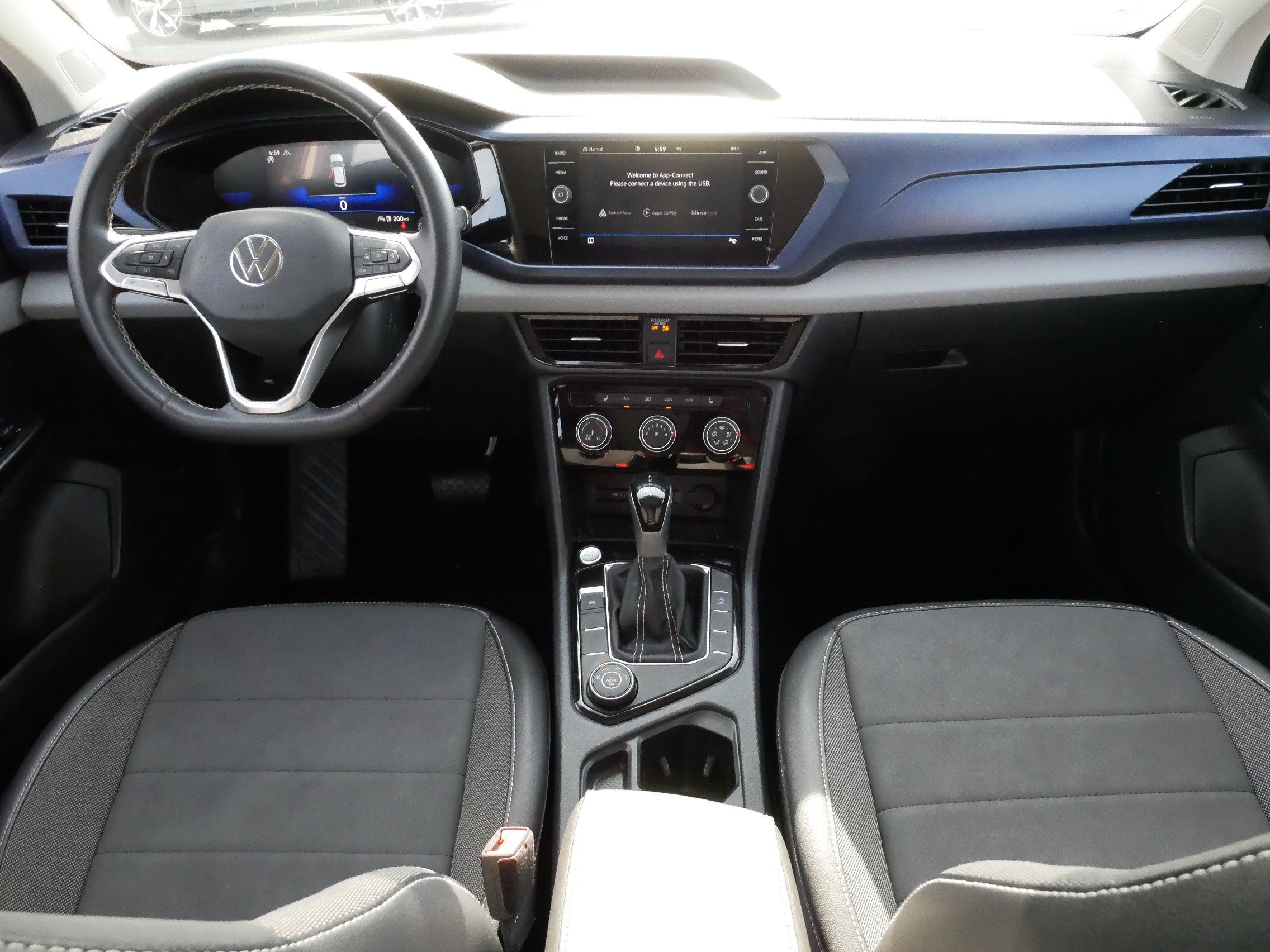 Certified 2023 Volkswagen Taos SE w/ Panoramic Sunroof Package AWD/4WD image 10