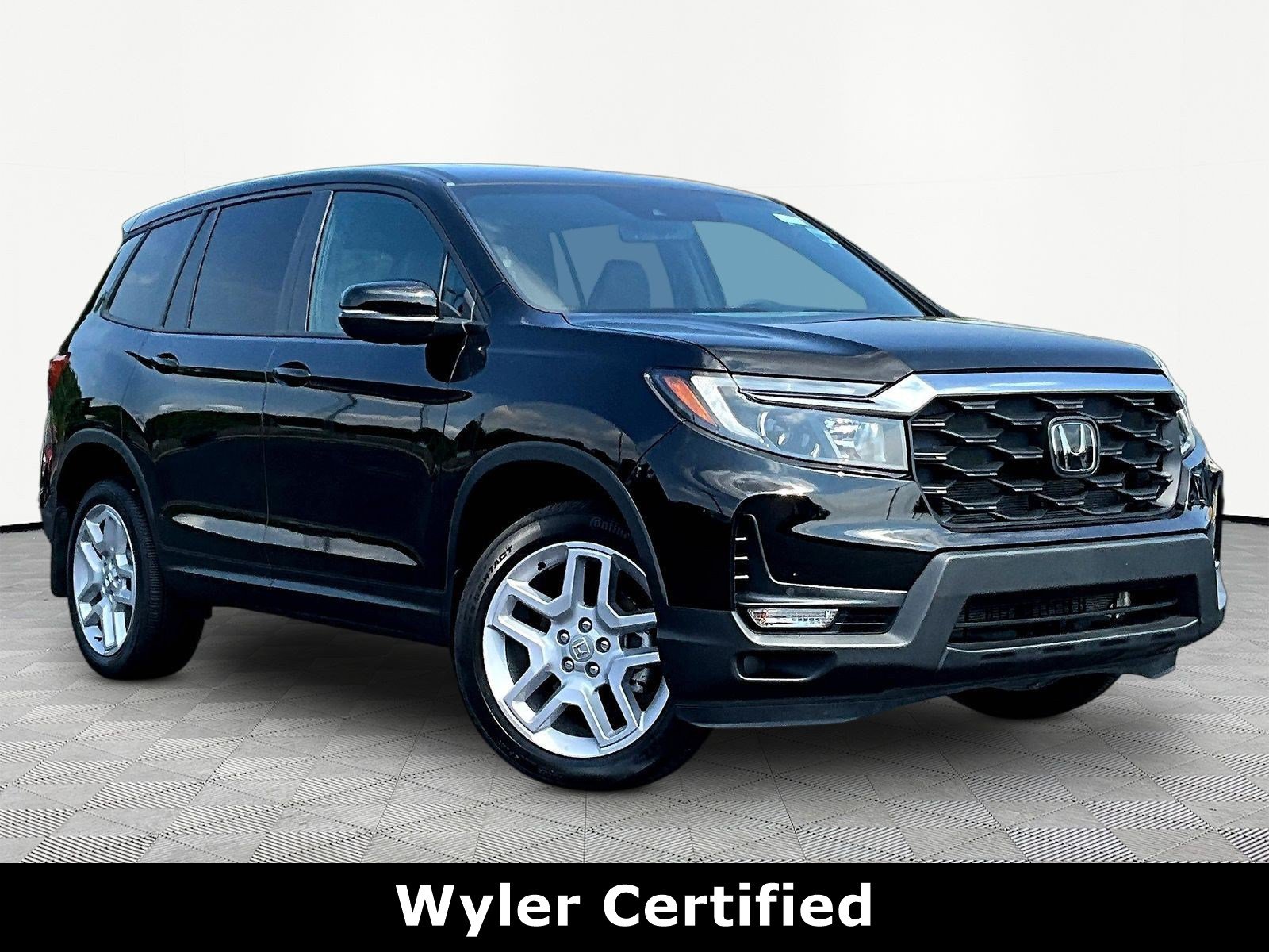 Used 2025 Honda Passport EX-L image 3