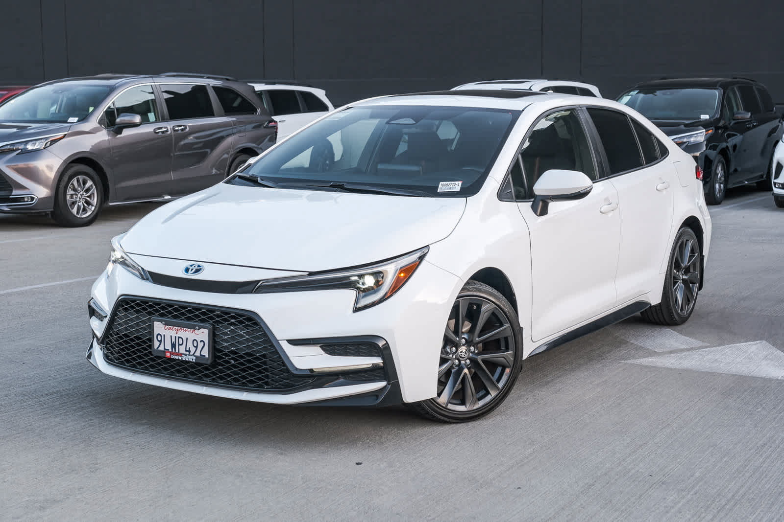 Certified 2024 Toyota Corolla SE w/ SE Package FWD image 1