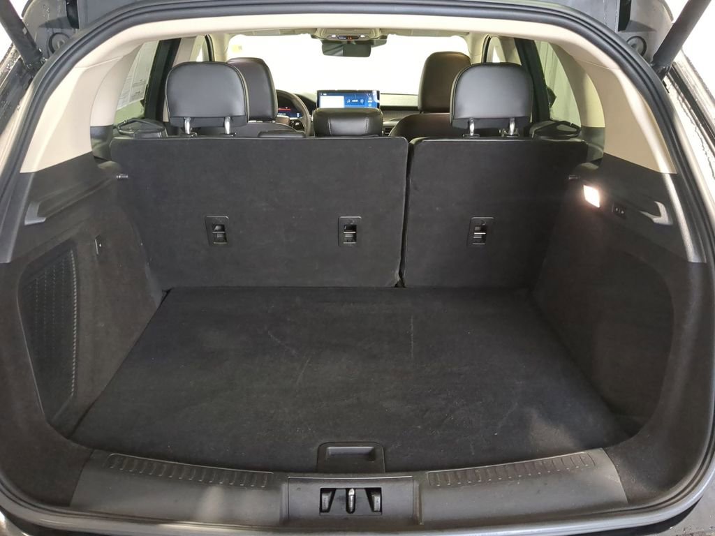 Used 2023 Lincoln Corsair AWD w/ Equipment Group 101A image 48