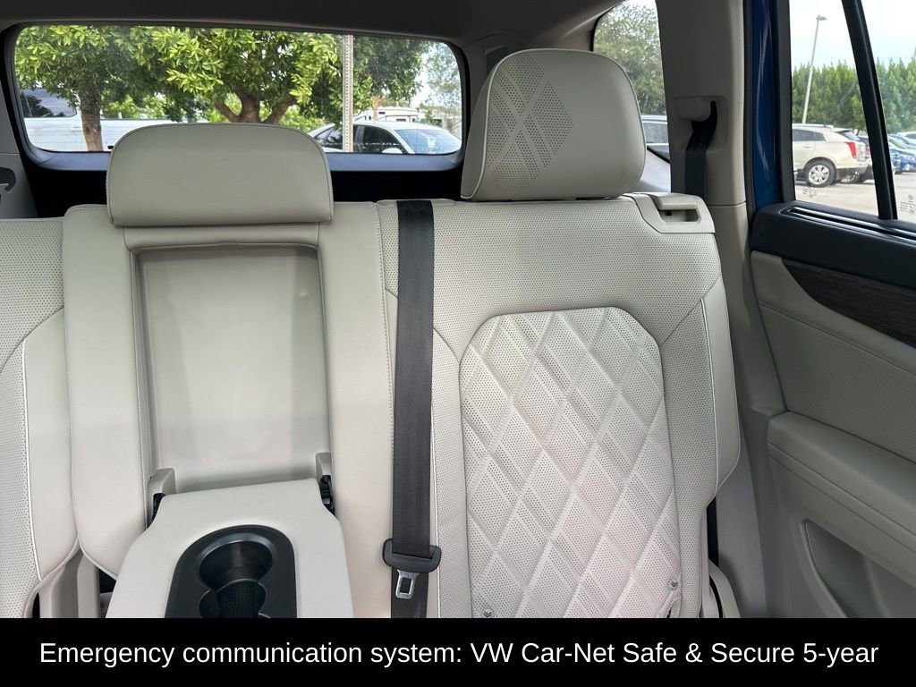 Certified 2025 Volkswagen Atlas SEL Premium R-Line image 13