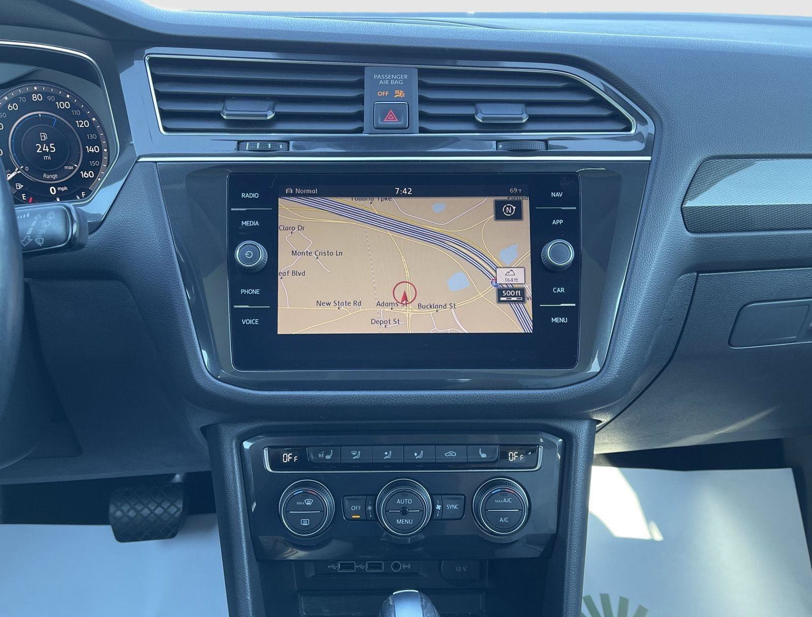 Used 2018 Volkswagen Tiguan SEL Premium AWD/4WD image 9