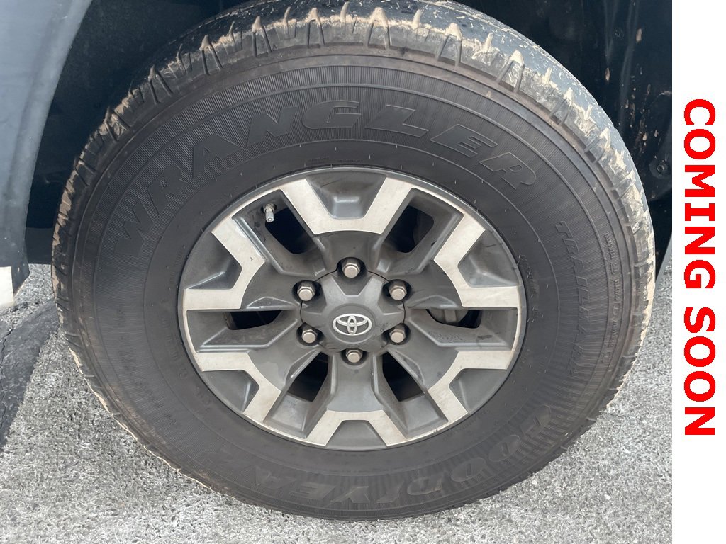 Used 2016 Toyota Tacoma TRD Off-Road image 3