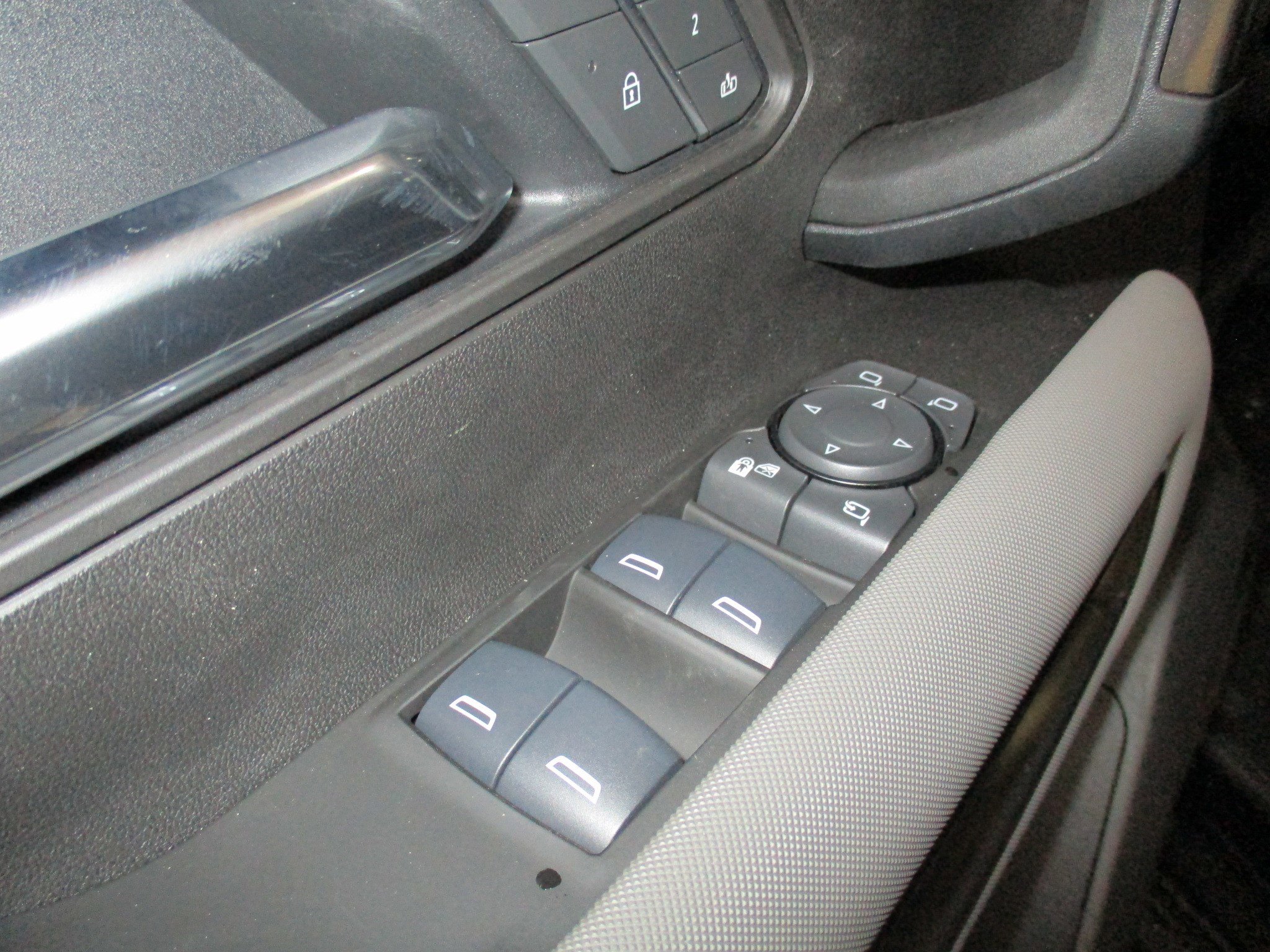 New 2025 GMC Hummer EV 3X w/ LPO, Dark Essentials Package image 14