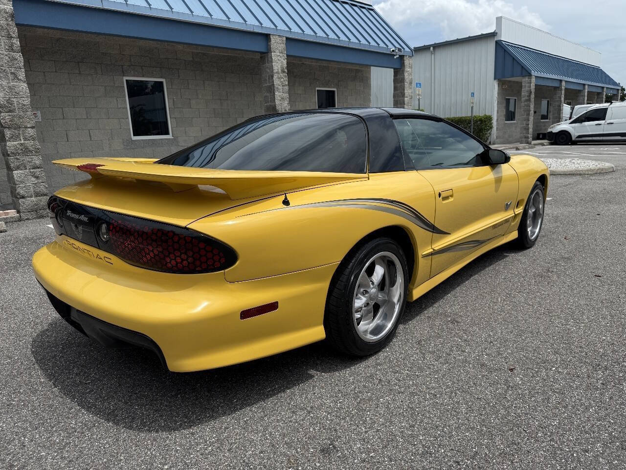 Used 2002 Pontiac Firebird Formula RWD image 6