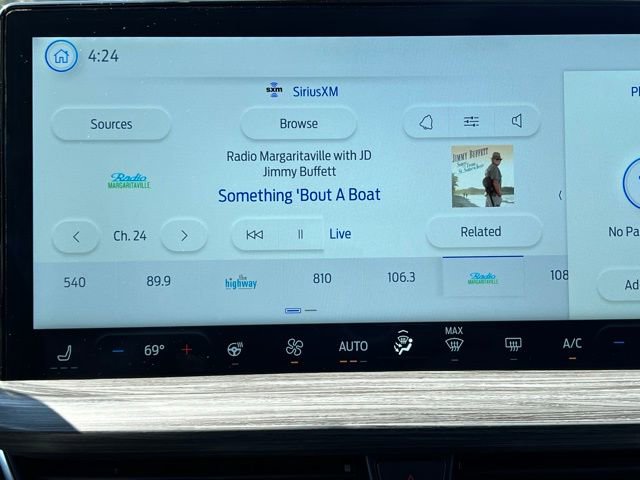 New 2025 Ford Escape SE w/ PHEV Premium Package image 32