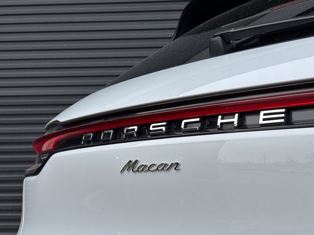 Certified 2025 Porsche Macan image 26