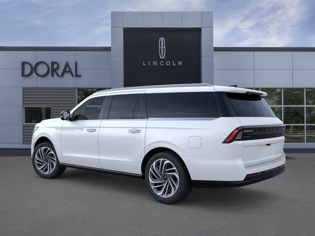 New 2026 Lincoln Navigator L Reserve AWD/4WD image 4