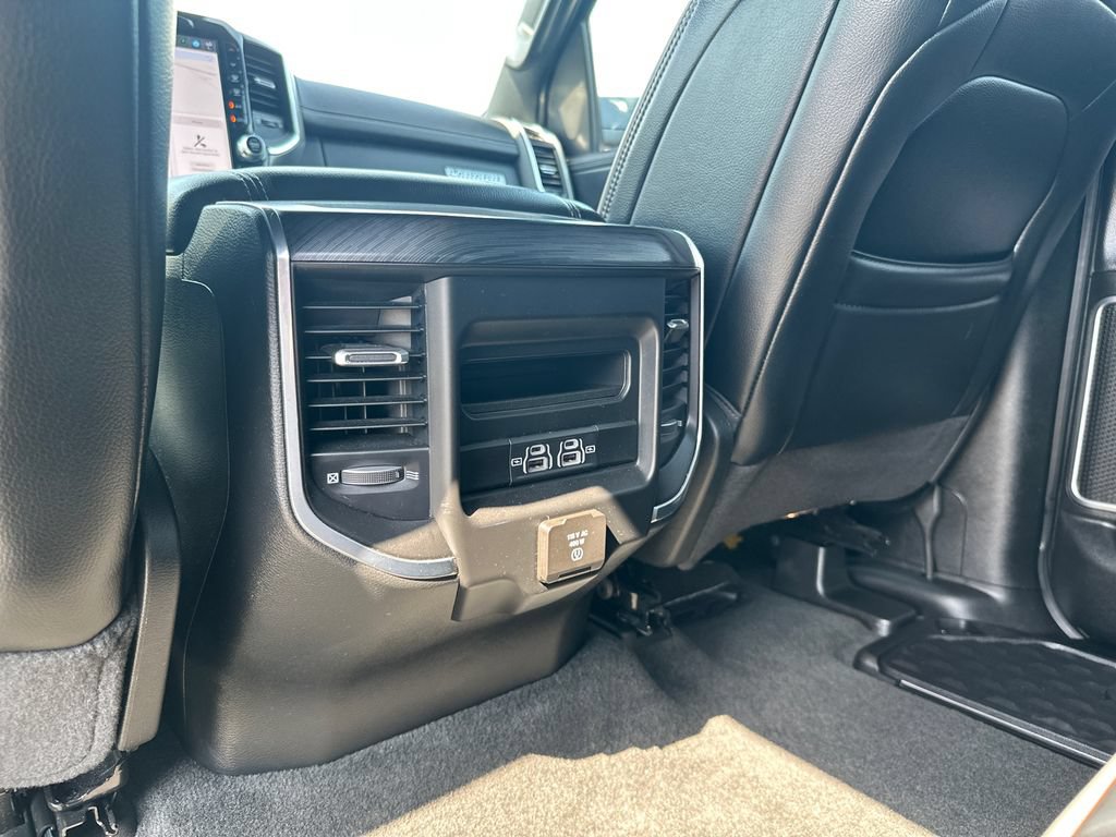 Used 2023 RAM 1500 Laramie AWD/4WD image 15
