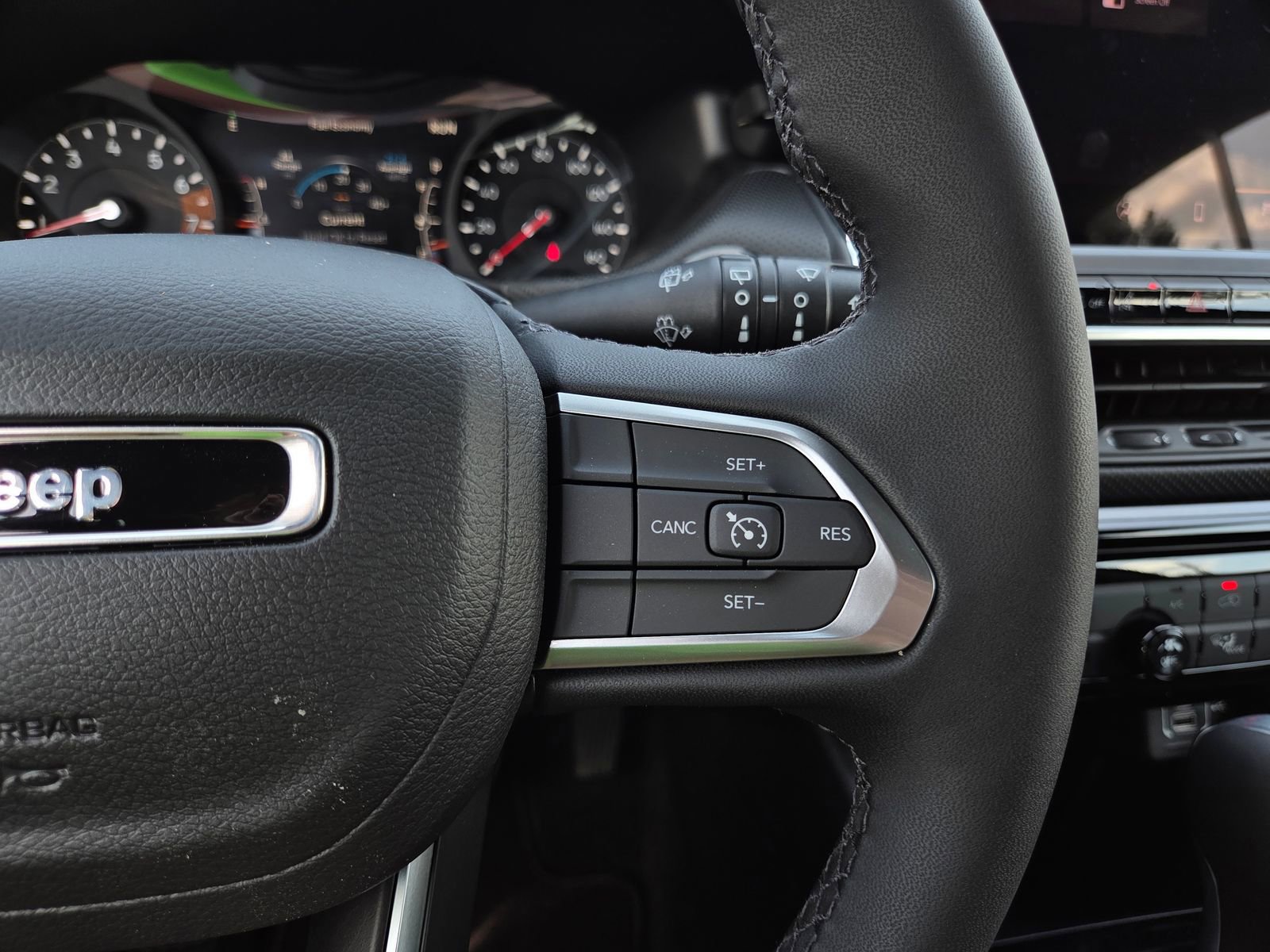 New 2026 Jeep Compass Latitude AWD/4WD image 41