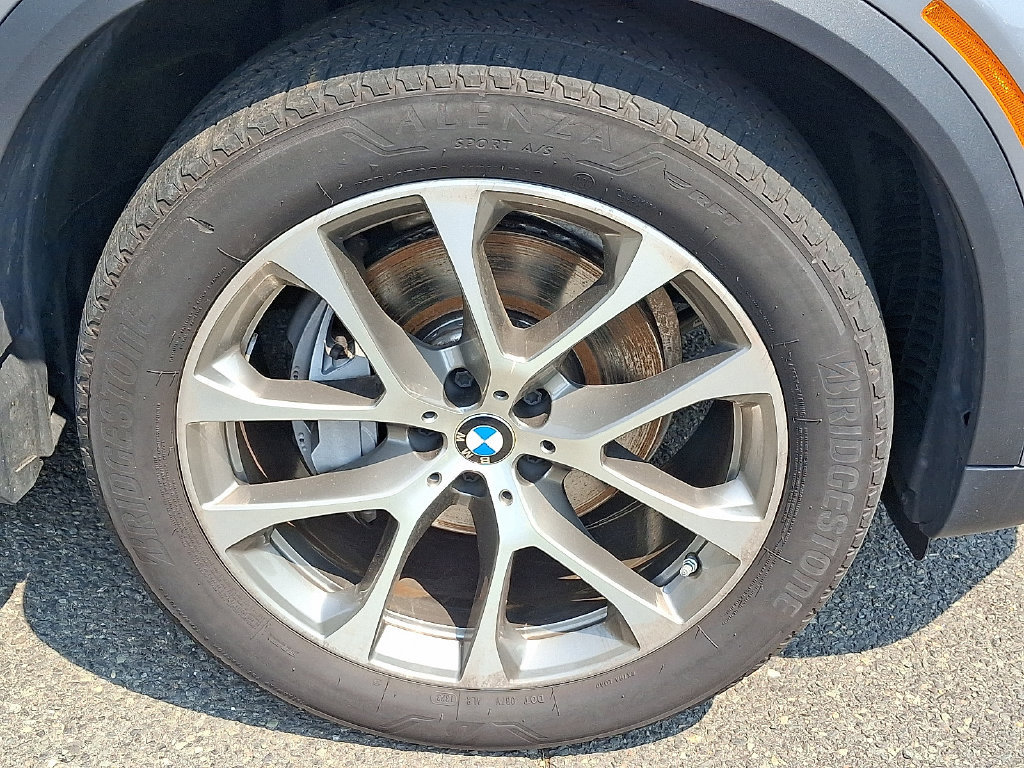 Used 2024 BMW X5 xDrive40i w/ Premium Package AWD/4WD image 9