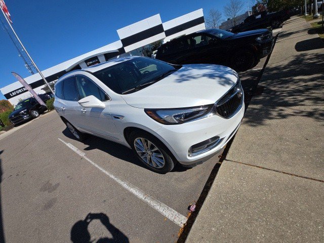 Used 2019 Buick Enclave Premium w/ Experience Buick Package AWD/4WD image 2
