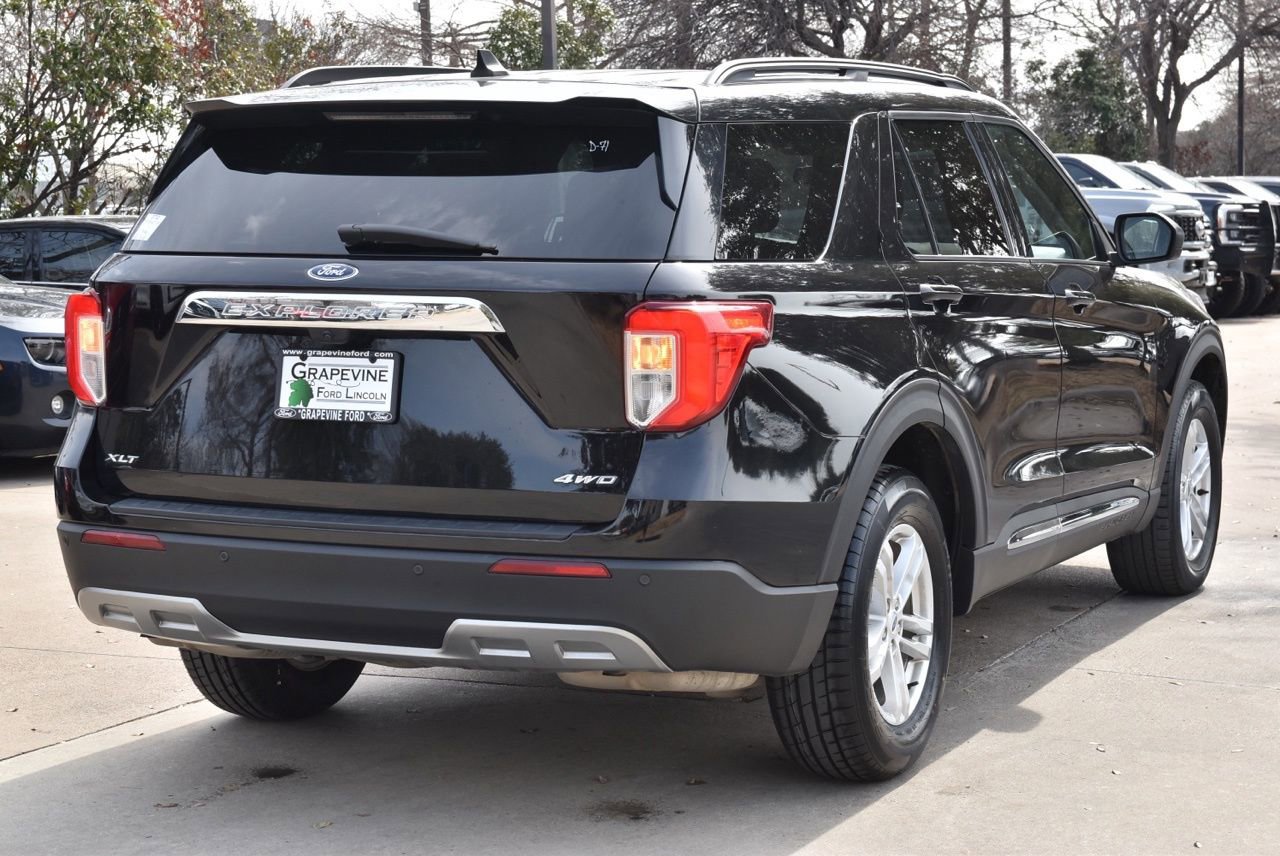 Used 2023 Ford Explorer XLT w/ Equipment Group 202A image 8
