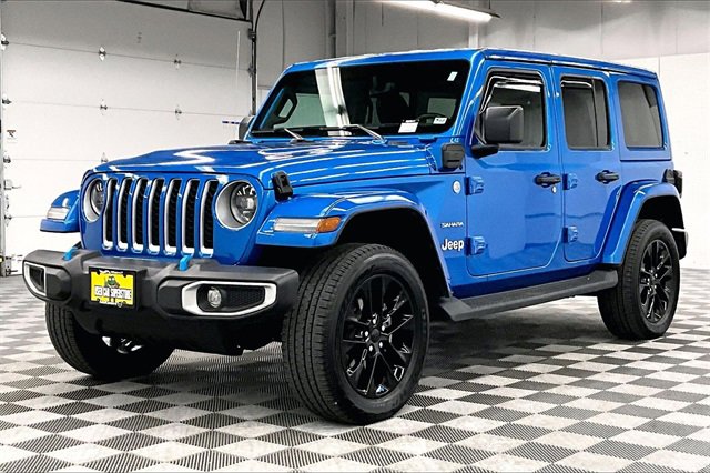 Used 2023 Jeep Wrangler Unlimited Sahara w/ Cold Weather Group image 11