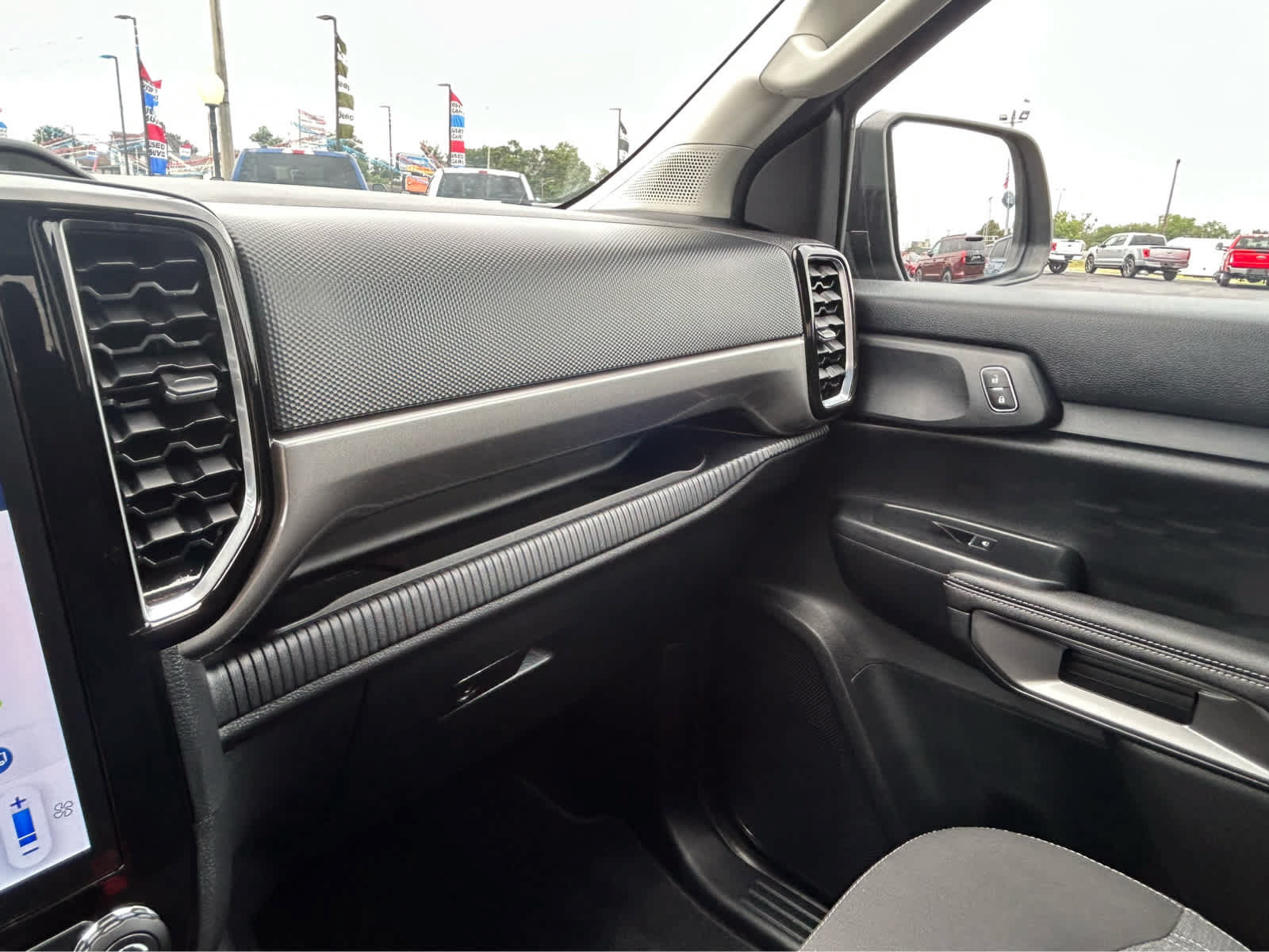 Used 2025 Ford Ranger XLT AWD/4WD image 41