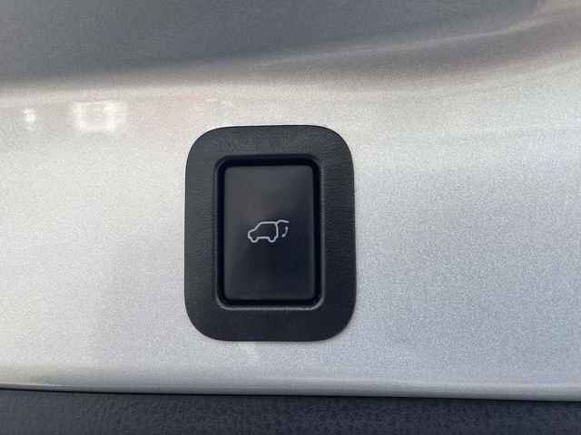 Used 2018 Toyota Highlander XLE AWD/4WD image 14
