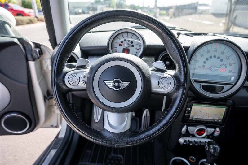 Used 2010 MINI Cooper S image 12