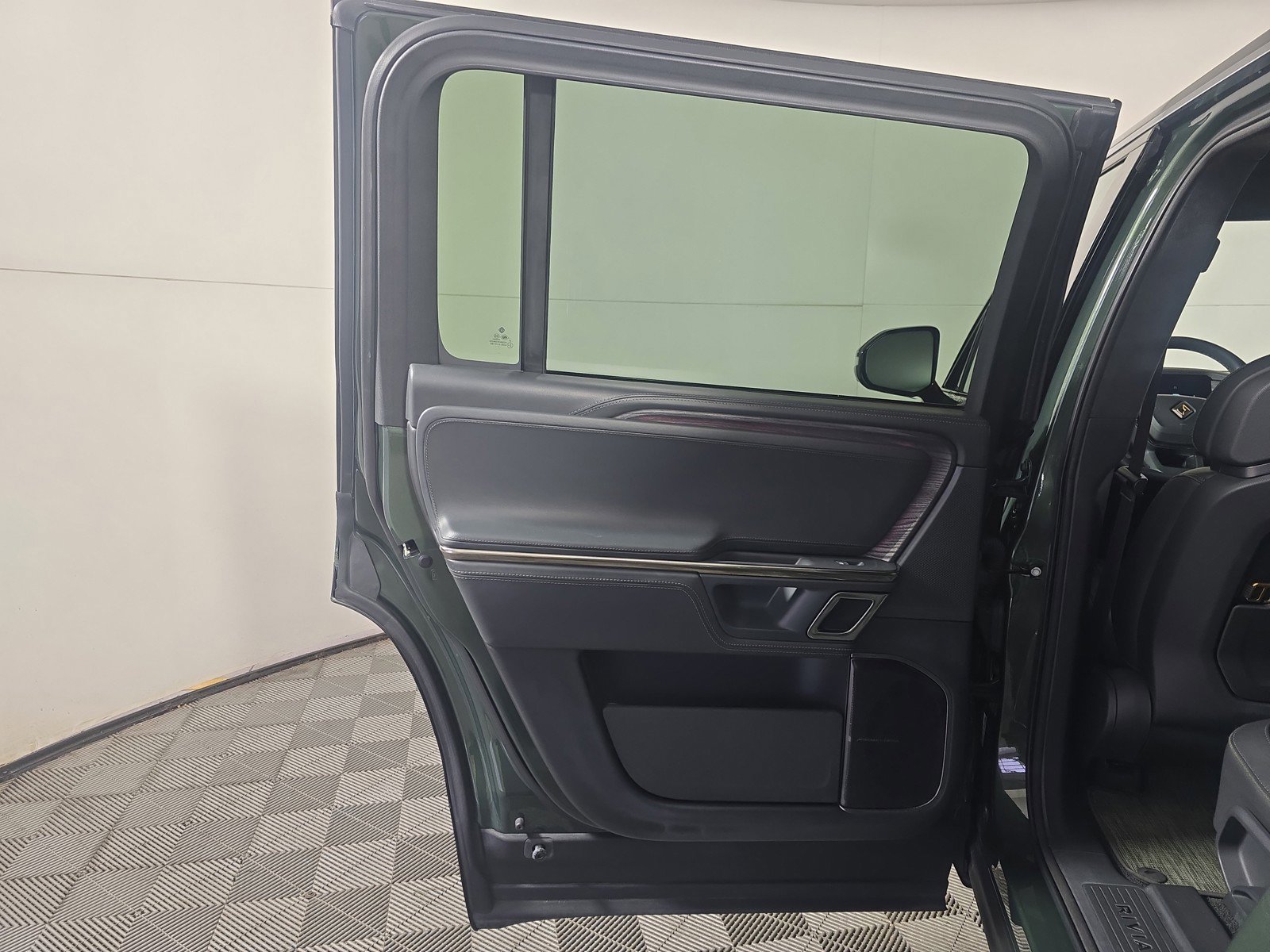 Used 2022 Rivian R1S Launch Edition image 17